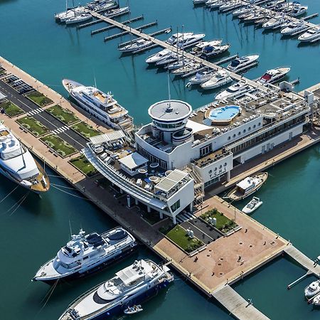 מלון Yacht Club Marina Di לואנו מראה חיצוני תמונה